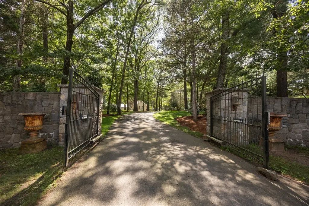 55 Parkwood Drive, Milton