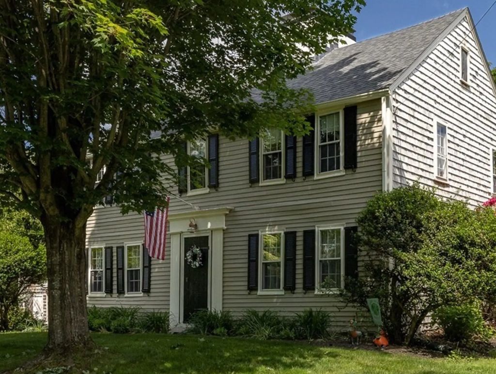 100 Turkey Hill Road, Newburyport
