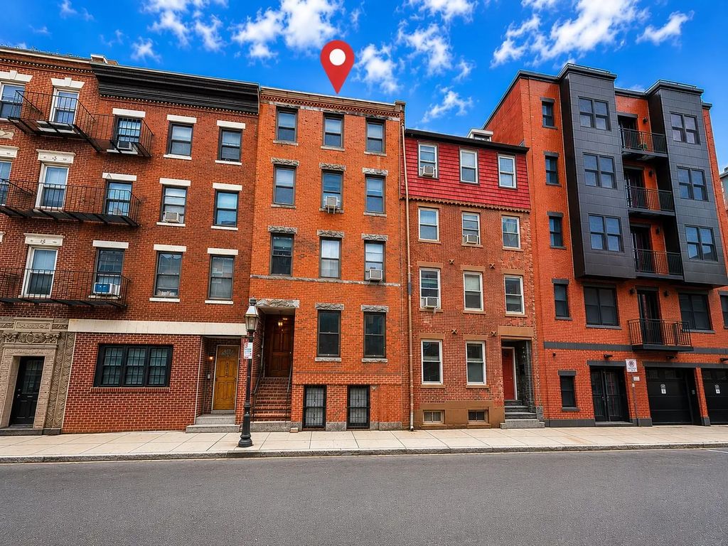 206 Endicott St #3, Boston