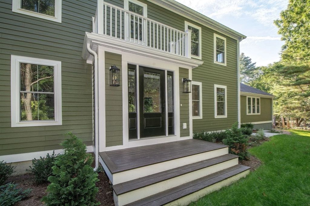 10 Popes Lane, Hingham