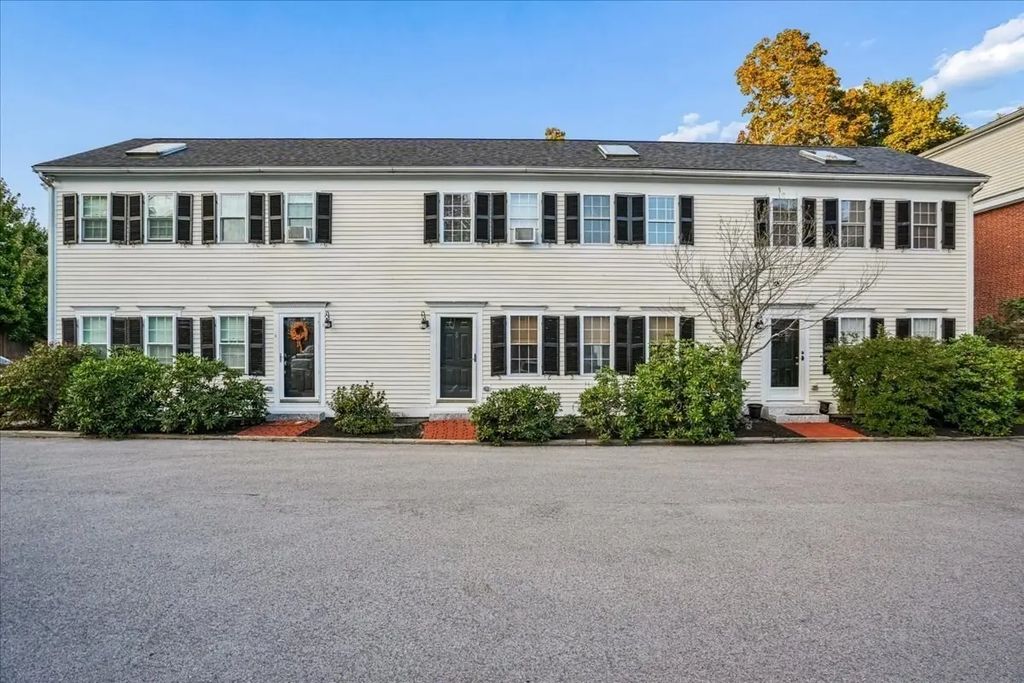 100 State St #8, Newburyport