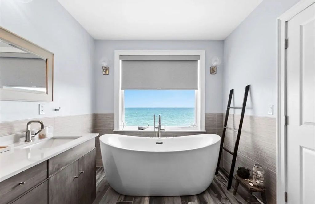 308 Ocean St, Marshfield