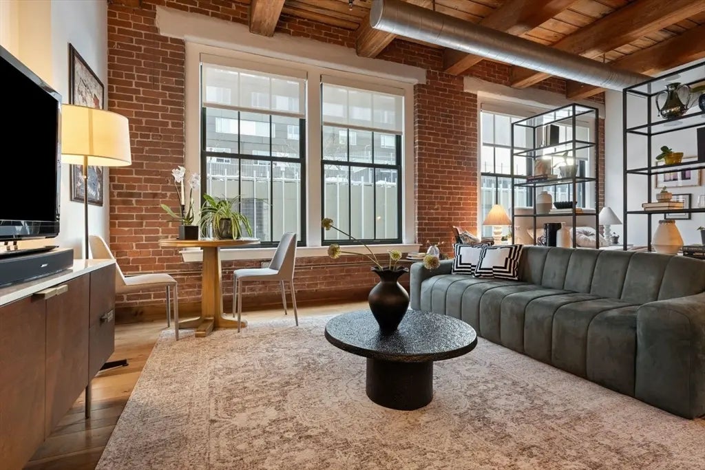 9 West Broadway #316, Boston