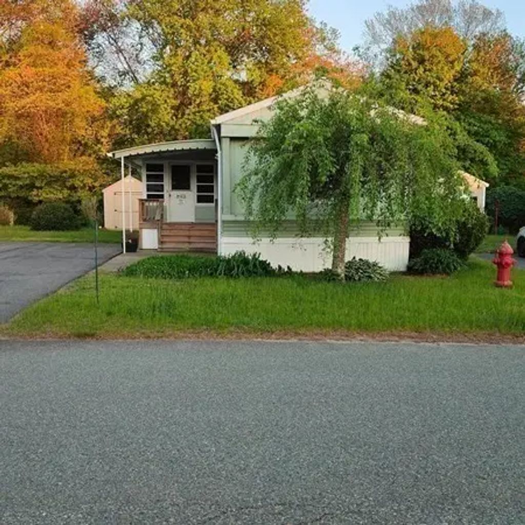 22 Thayer Dr, Taunton
