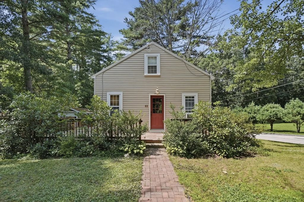 83 New Boston Road, Sturbridge