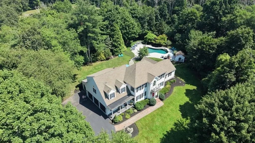60 Old Oaken Bucket Rd, Norwell