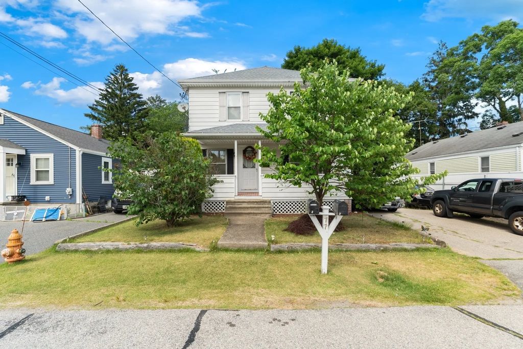 77 Haig Ave, Seekonk
