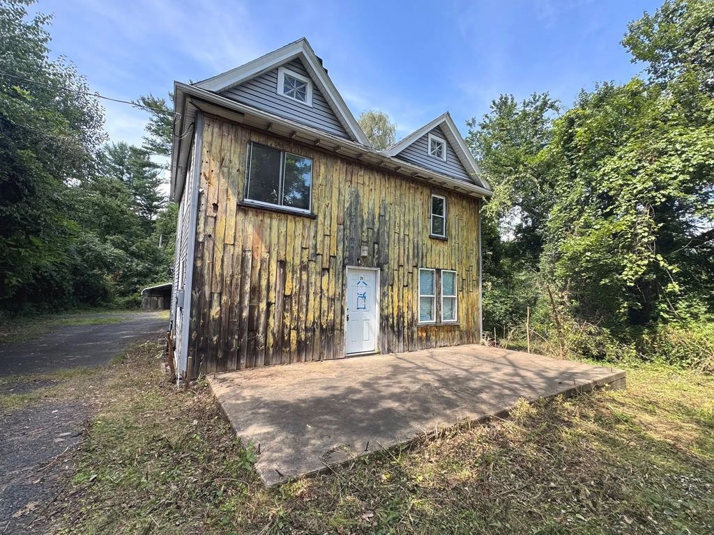 25 Kendrick St, South Hadley
