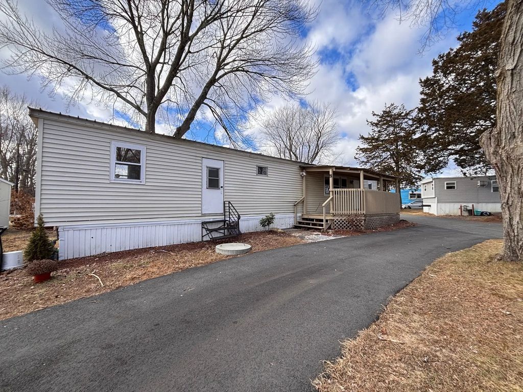 350 West Street #8, Ludlow