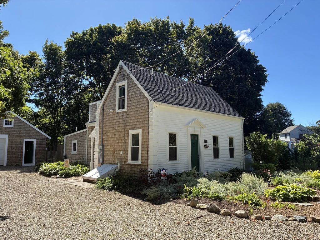 415 Pine St, Yarmouth