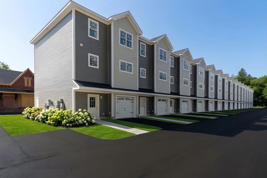 44 Dean St. #215, Taunton
