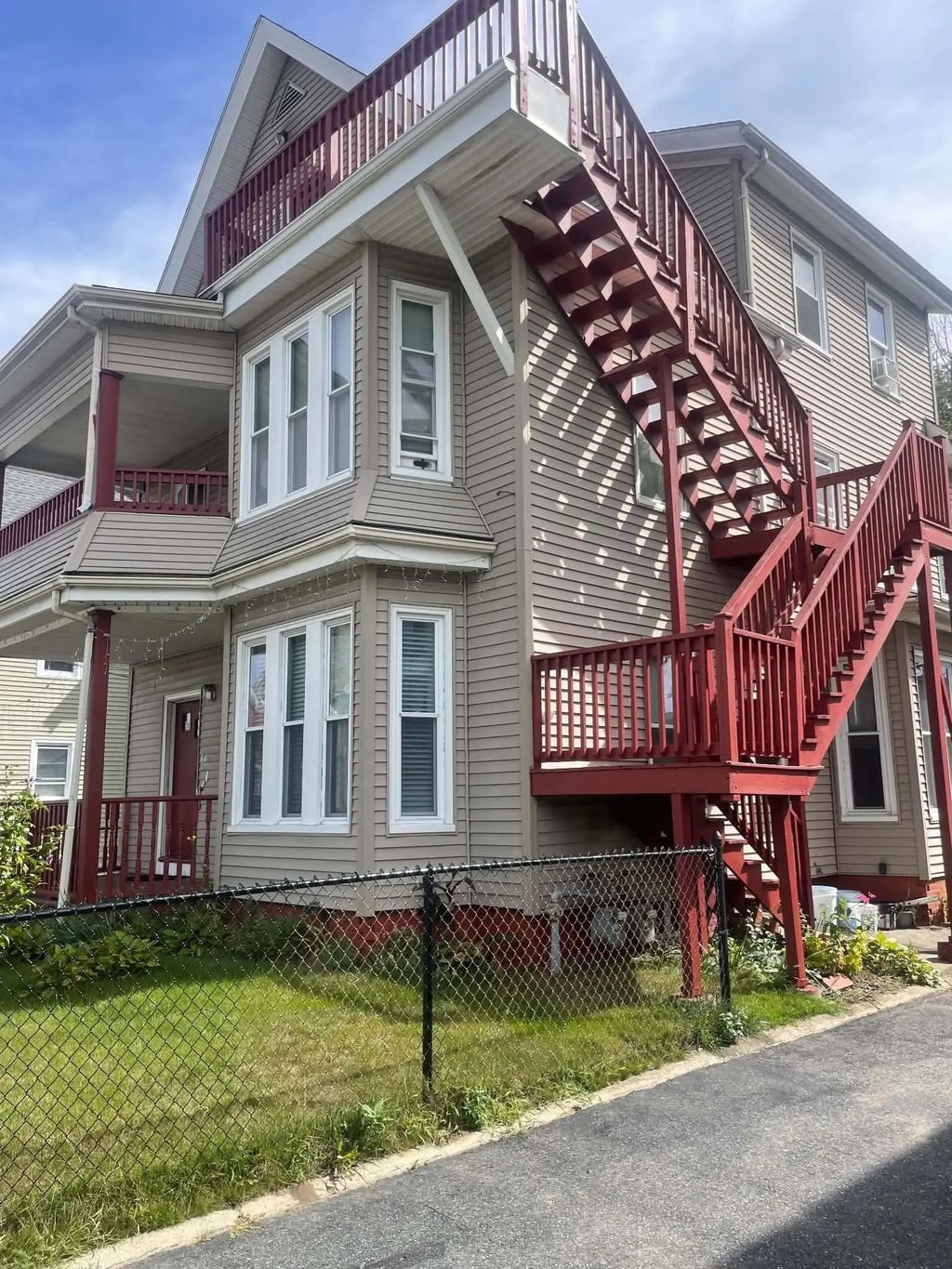 19 Temple St, Brockton