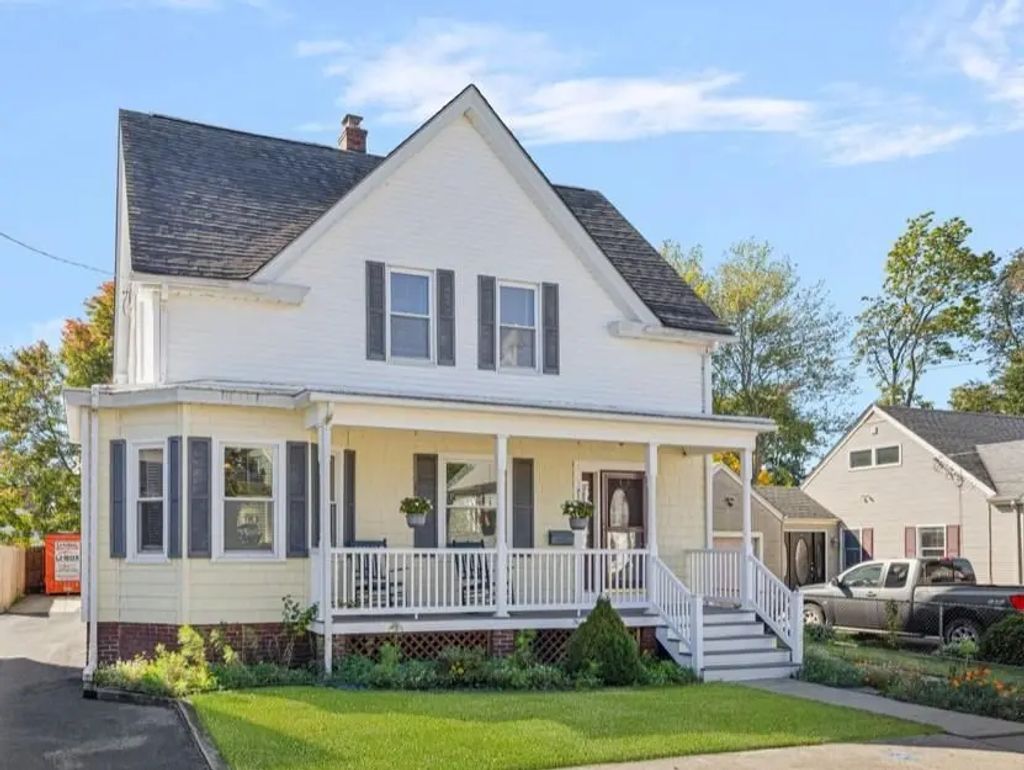 230 Martin St, East Providence