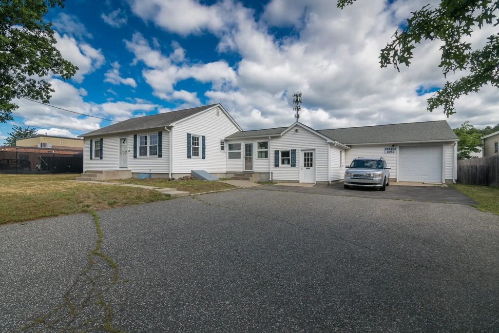248 Laconia Street, Springfield