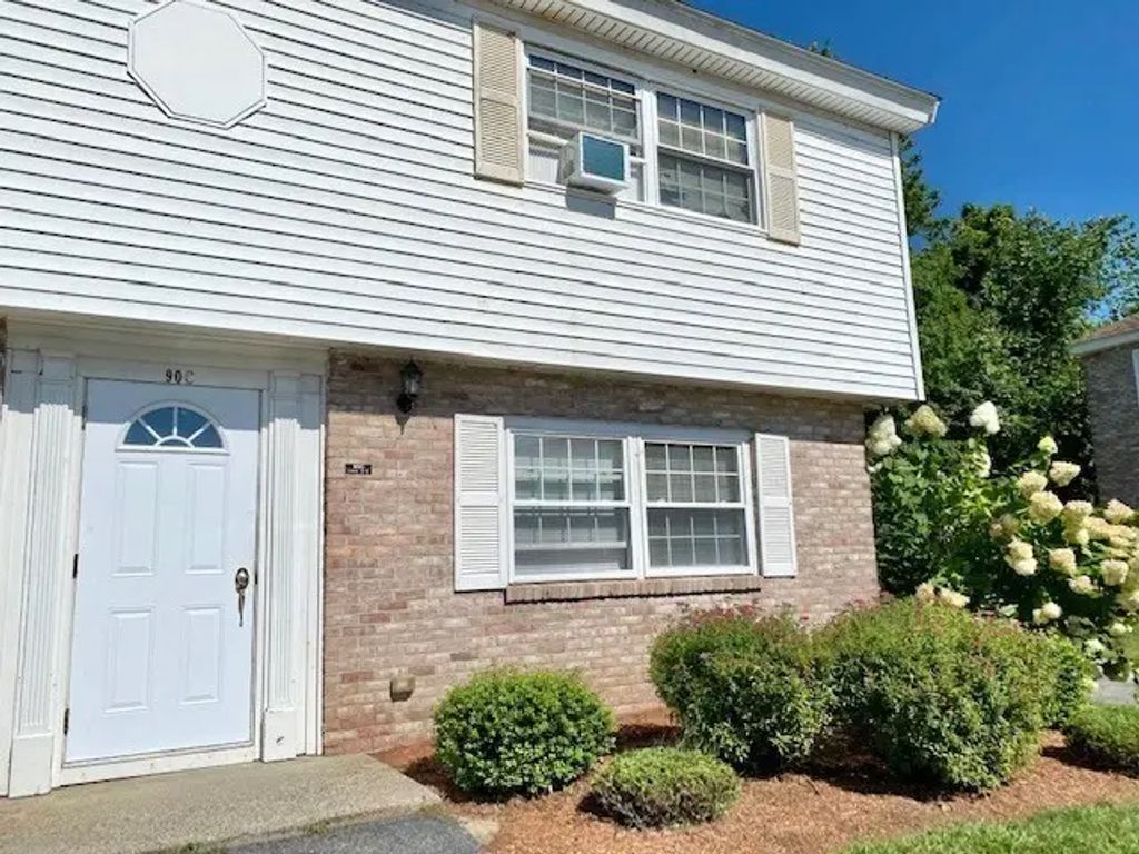 90c Washington Park Drive #10, Andover