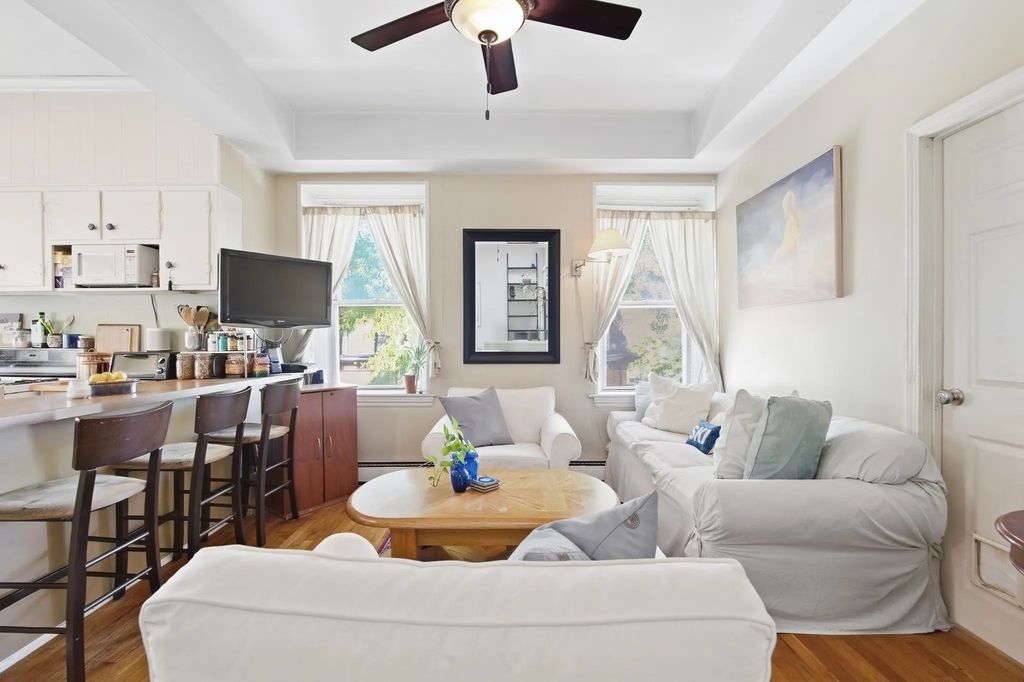 513-515 E 6th St #3, Boston
