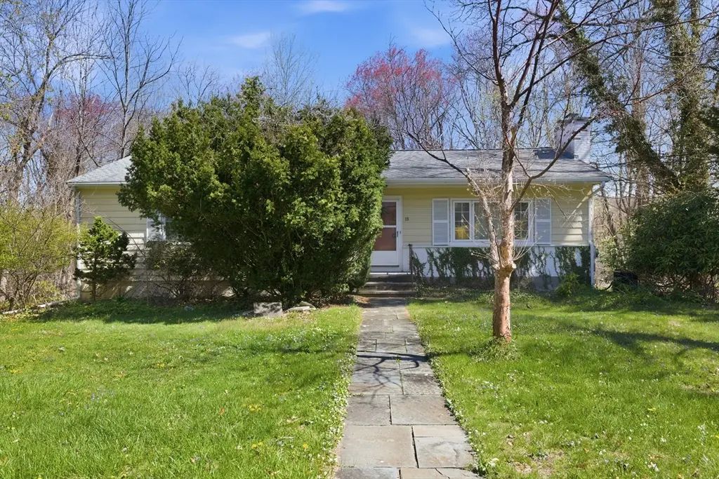 18 Wyman Road, Lexington