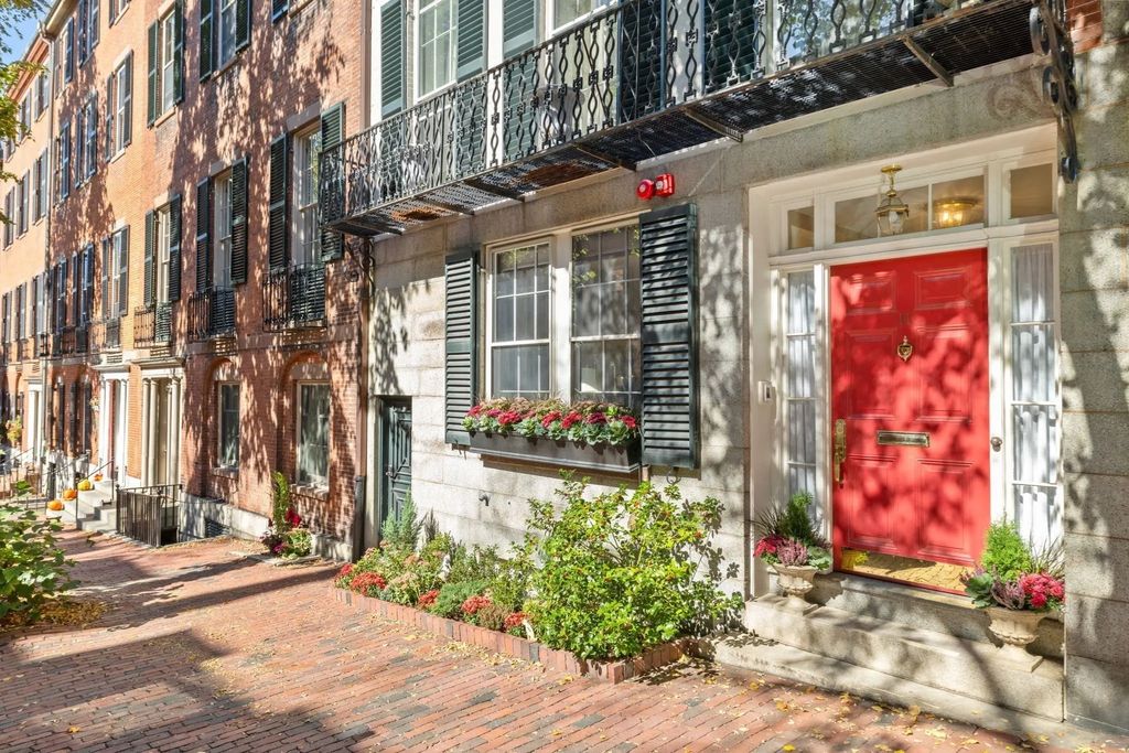 11 Chestnut Street, Boston
