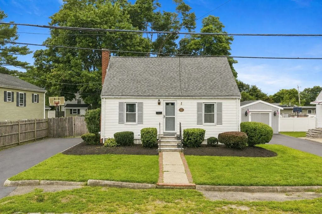 35 Crescent Ave, Brockton