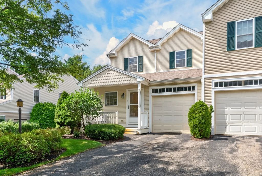 7 Sycamore Dr #7, Middleboro
