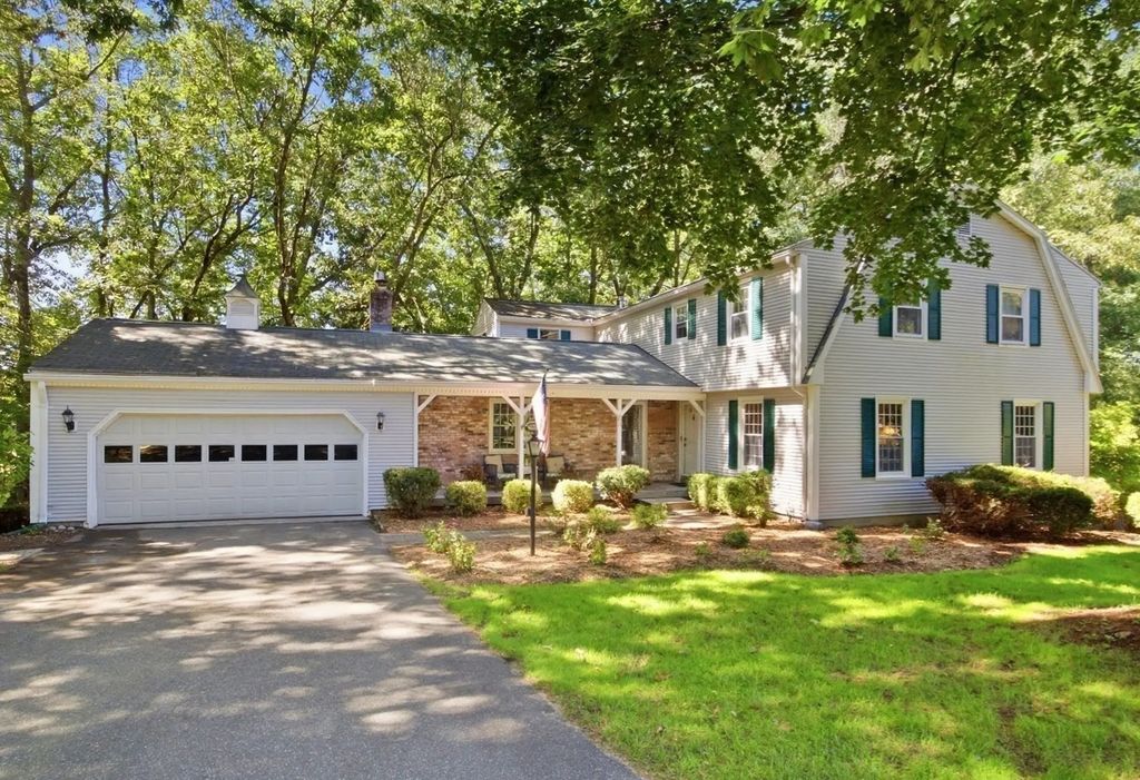 64 Cambridge Cir, Longmeadow