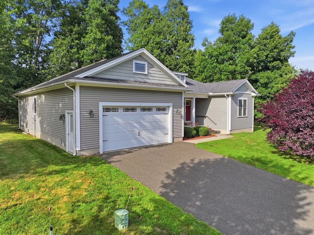 2 Dogwood Dr, Belchertown