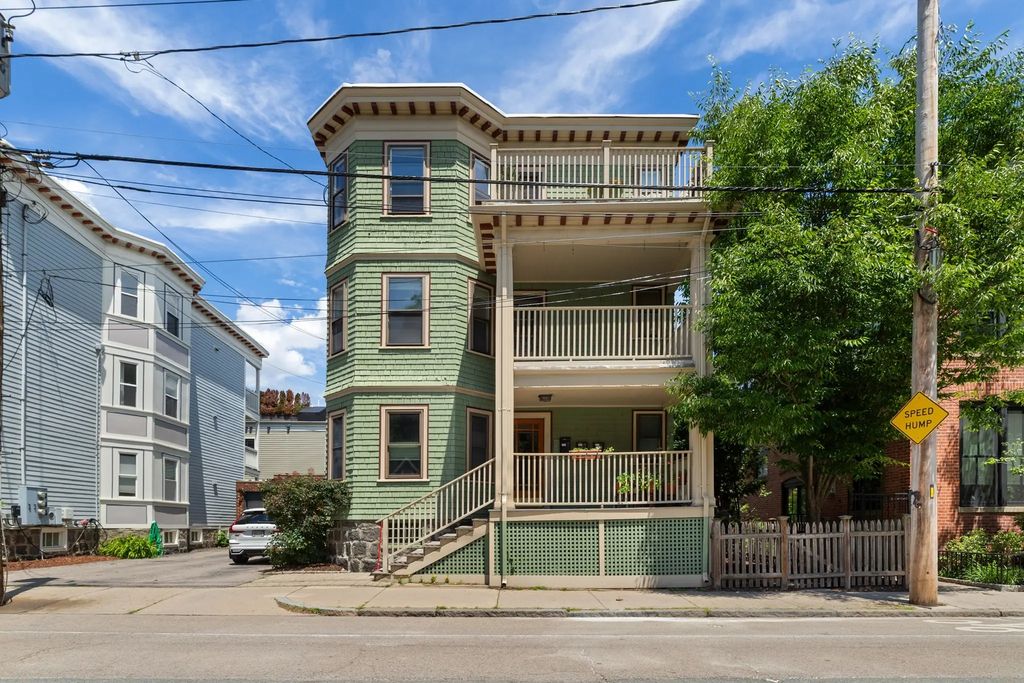 62 Seaverns Ave #2, Boston