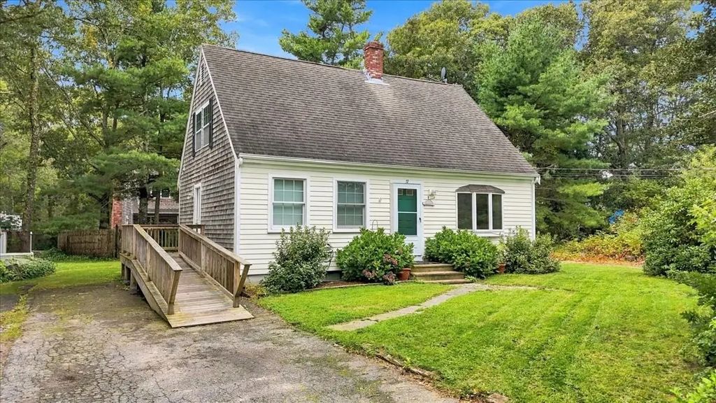 37 Gooseberry Ln, Barnstable
