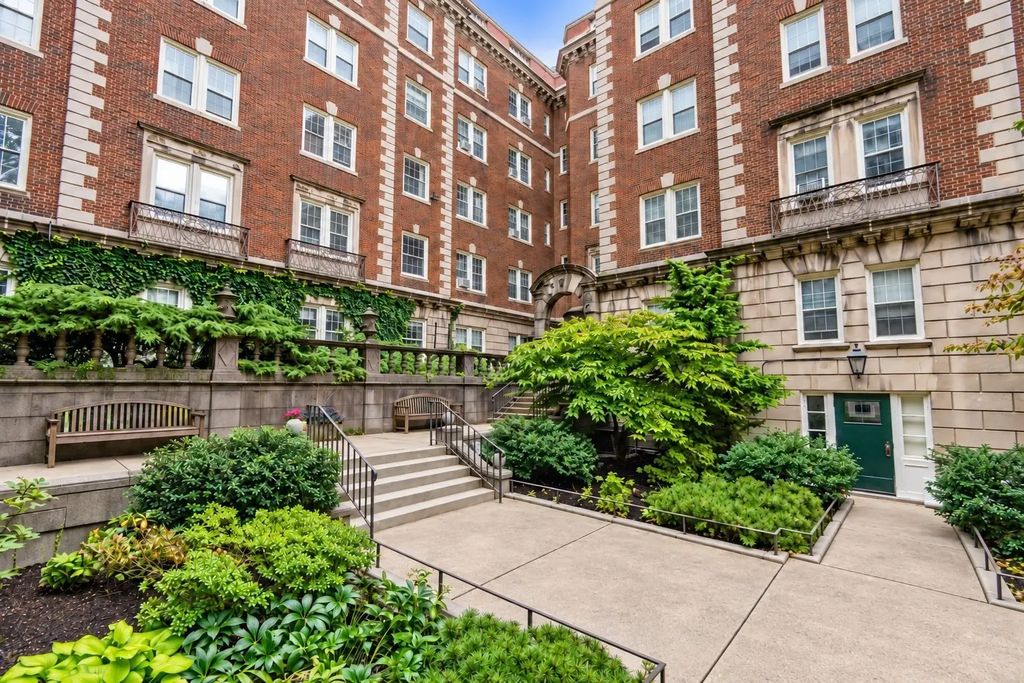 3 Arlington St #35, Cambridge