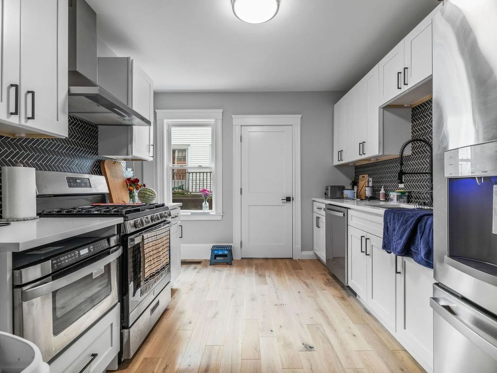 5 Dickson St #1, Somerville