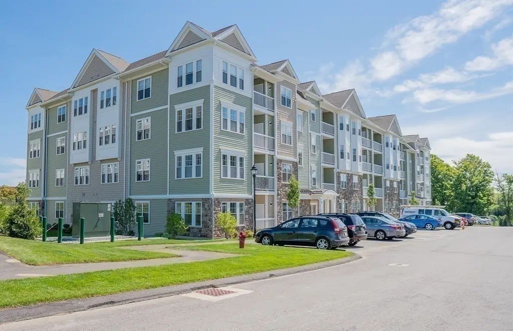 12101 Peters Farm Way #12101, Westborough