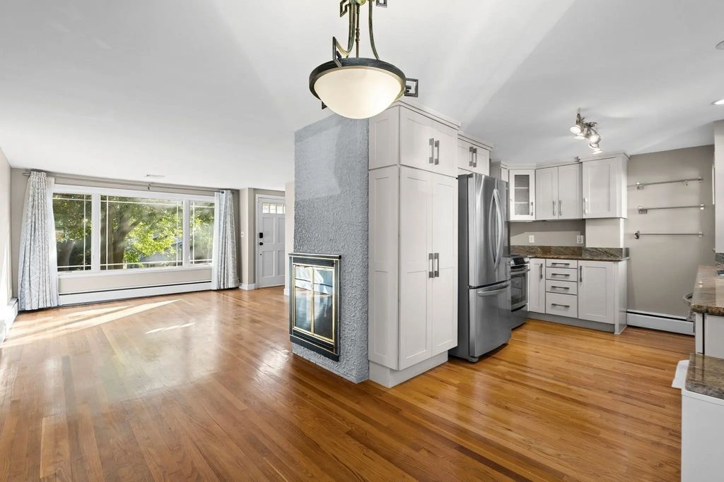53 Dickson Ave, Arlington