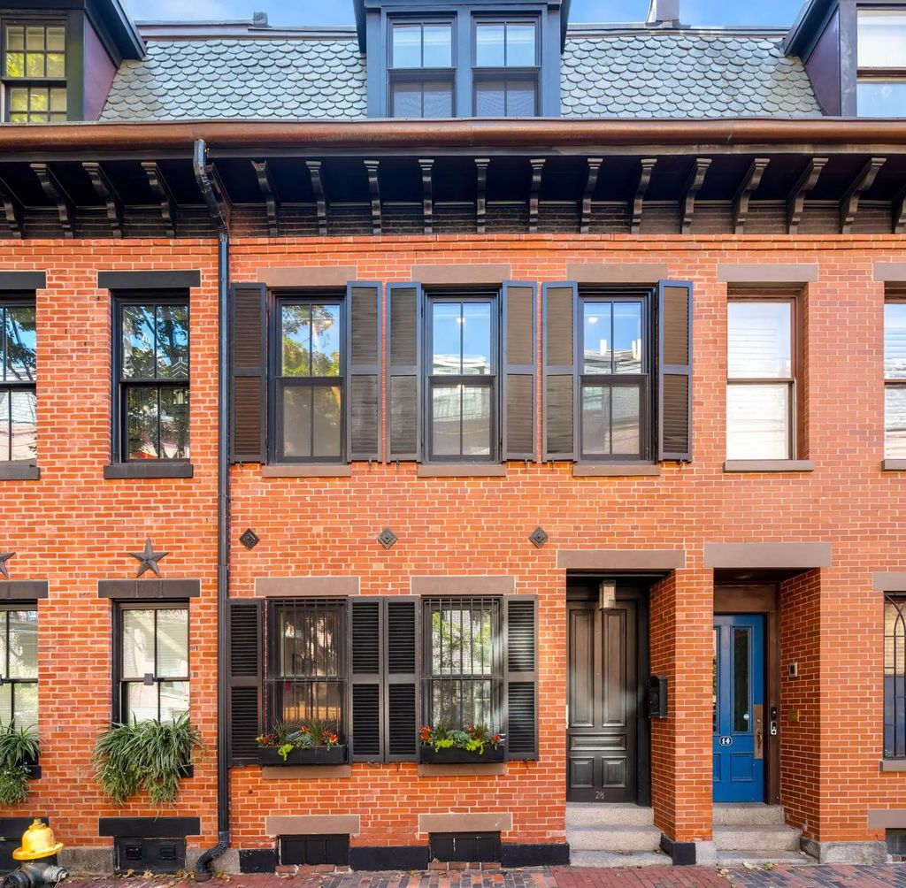 12 1/2 Lawrence, Boston