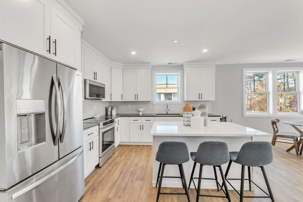 1000 Washington #203, Dedham