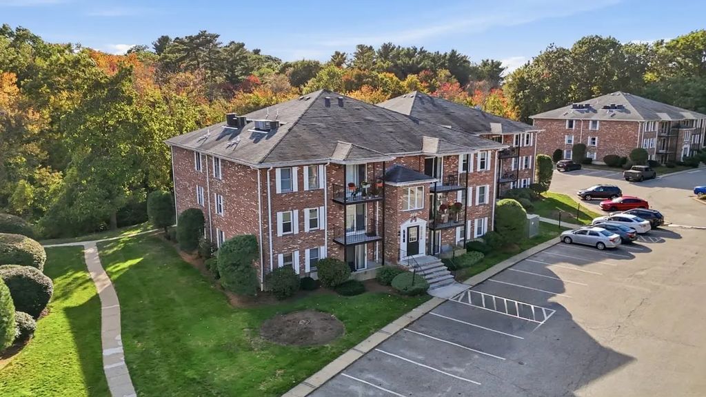352 Neponset St #l, Canton