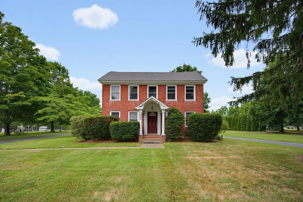 284 South St, Northborough