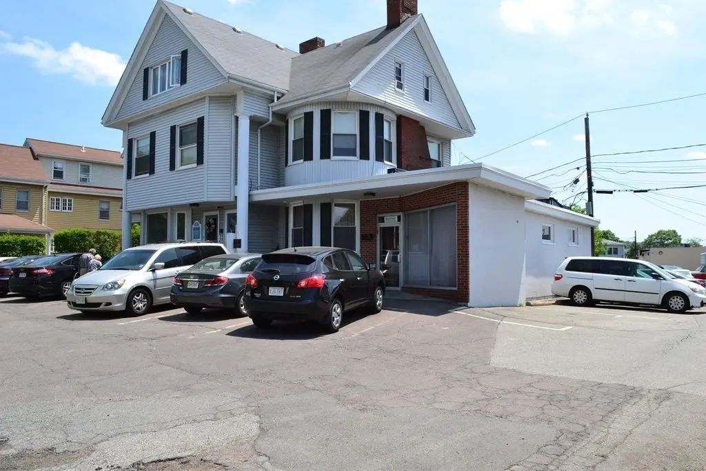 34 Chestnut St #3, Wakefield