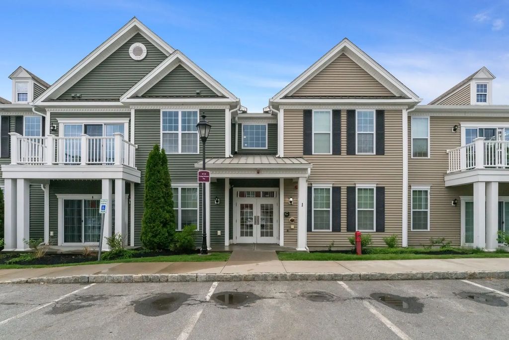 113 Corning Fairbanks Way #113, Westborough