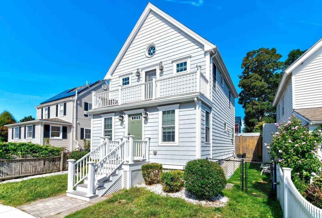 110 Charles St, Quincy