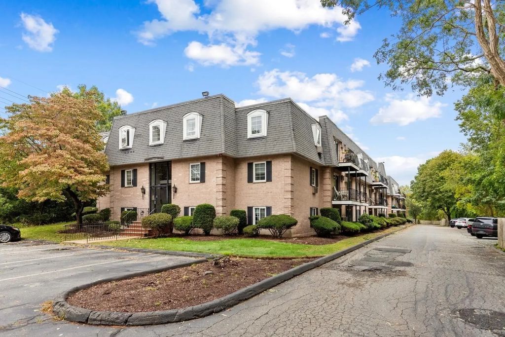 500 Northshore Road #6c, Peabody