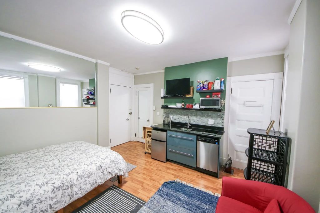 21 Beacon St #3k, Boston