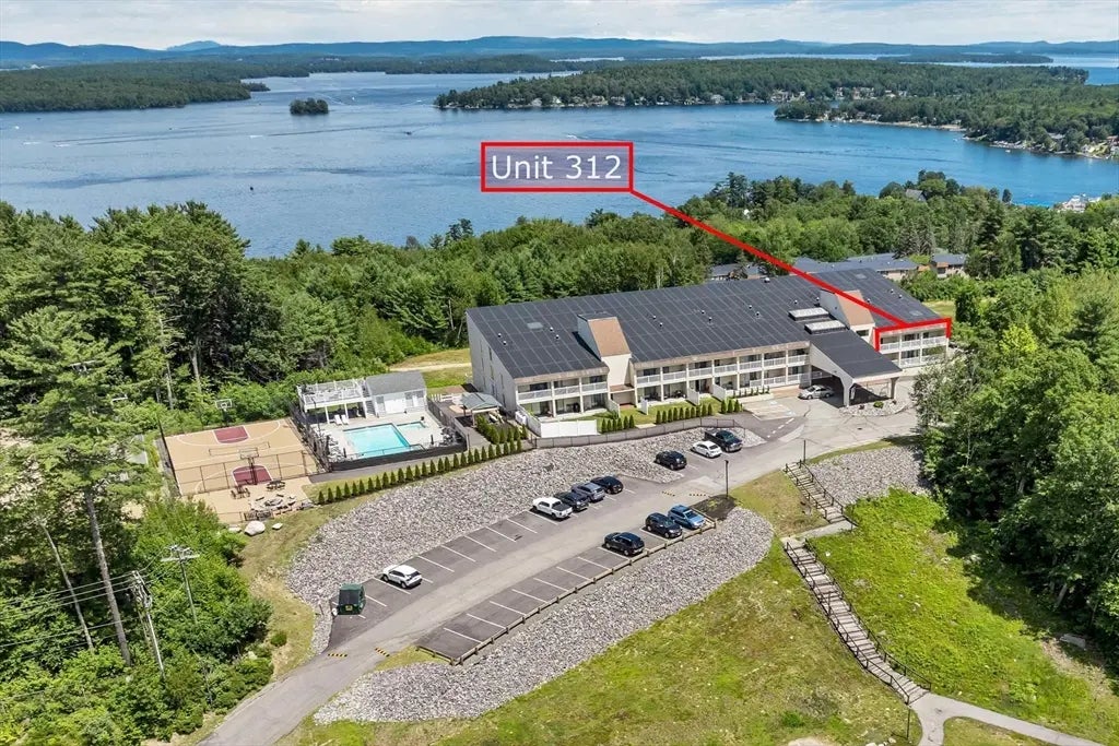 375 Endicott St N #312, Laconia