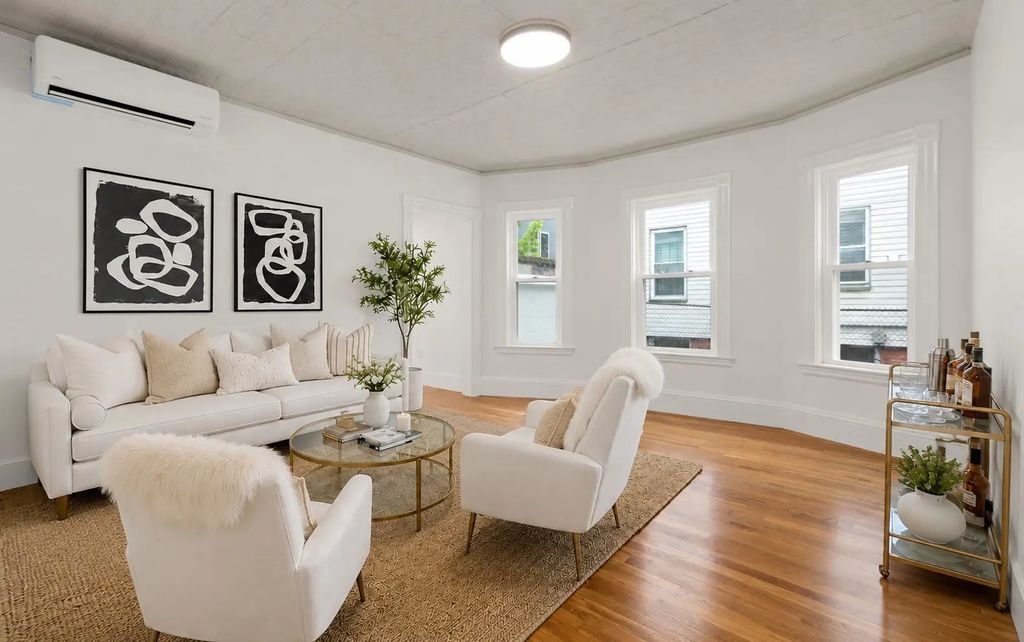 22 Charnwood Rd #1, Somerville