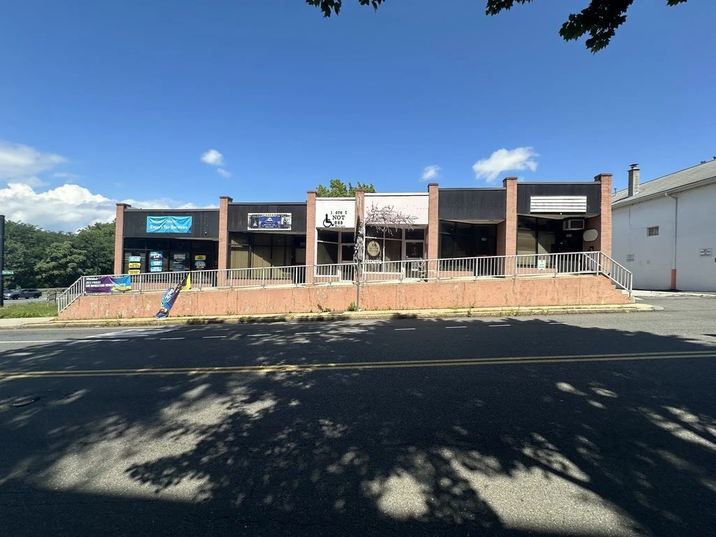 141 E Main St, Chicopee