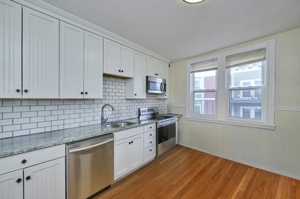 6 Bedford St #3 Front, Somerville