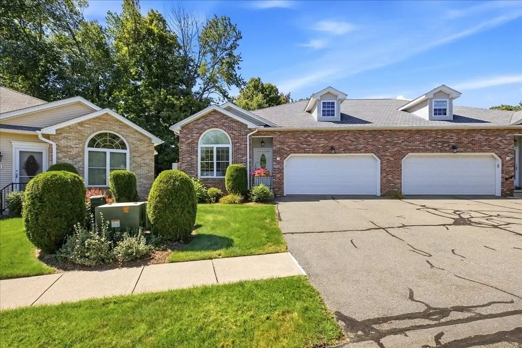 12 Wynnfield Cir #12, Southwick