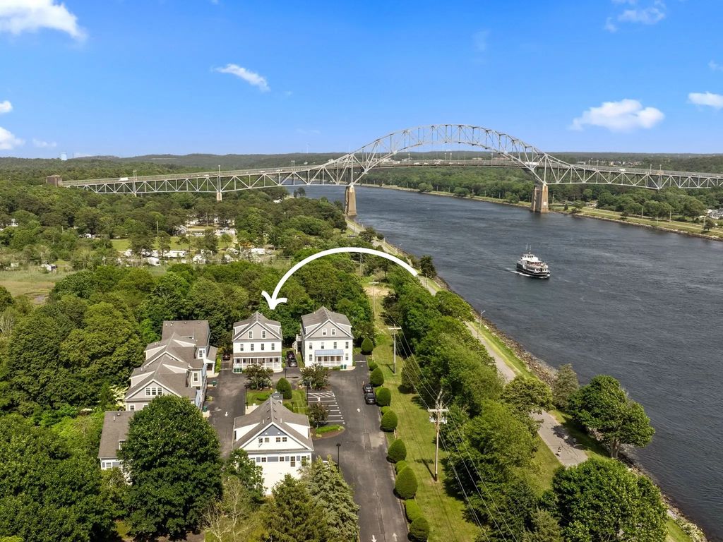 5 Honora Ln #5, Bourne