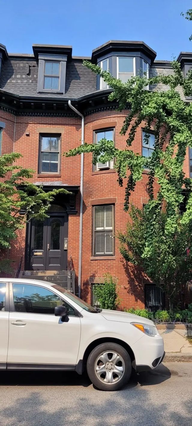 96 E Brookline St #3, Boston