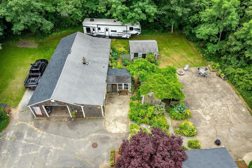 643 Main St, Harwich