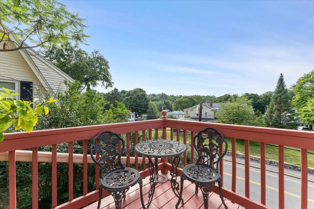 43 Elm St, Medford